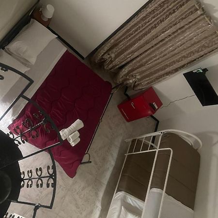 Casa Vacanza La Serenella Apartment เนเปิลส์ ภายนอก รูปภาพ