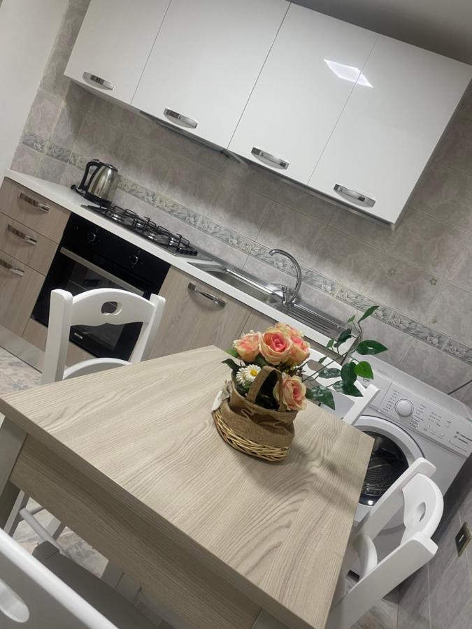 Casa Vacanza La Serenella Apartment เนเปิลส์ ภายนอก รูปภาพ