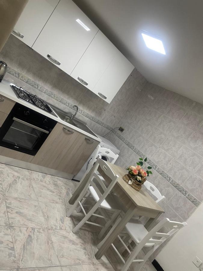 Casa Vacanza La Serenella Apartment เนเปิลส์ ภายนอก รูปภาพ