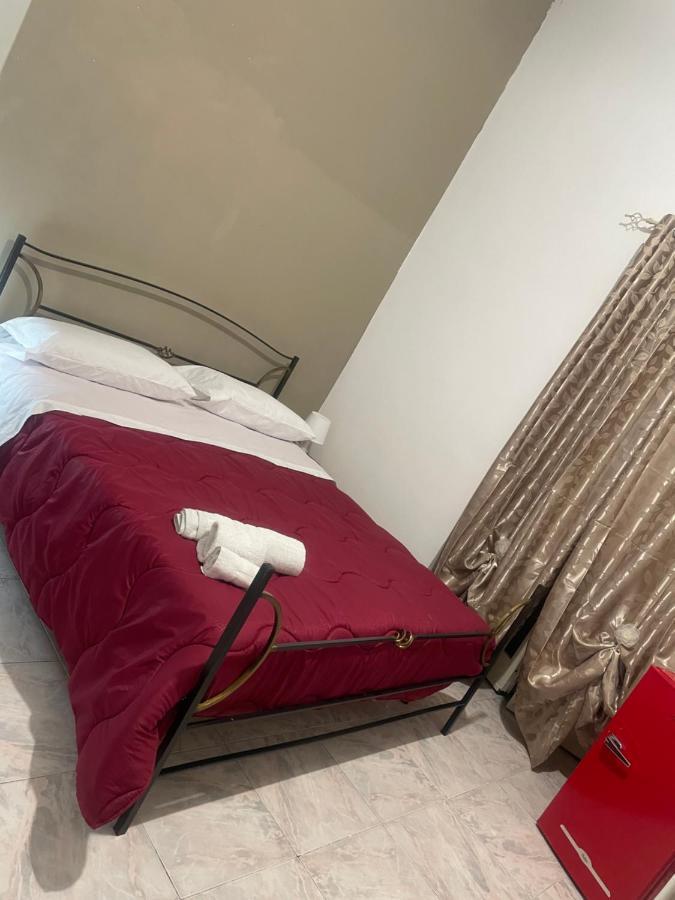 Casa Vacanza La Serenella Apartment เนเปิลส์ ภายนอก รูปภาพ