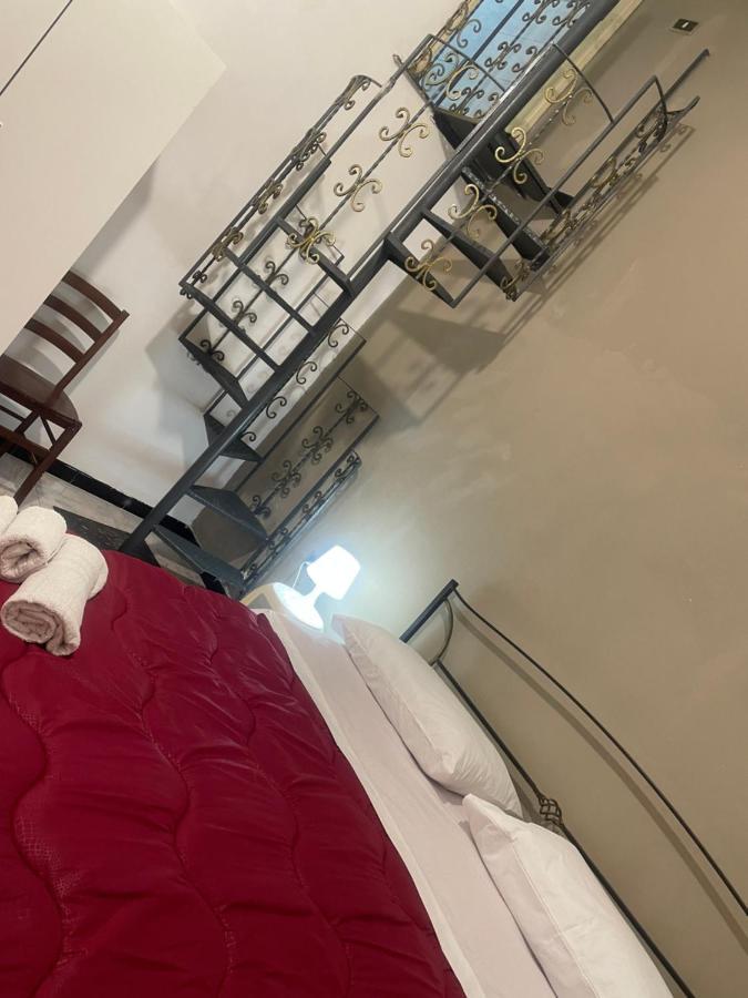 Casa Vacanza La Serenella Apartment เนเปิลส์ ภายนอก รูปภาพ